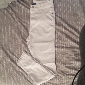 White skinny jeans